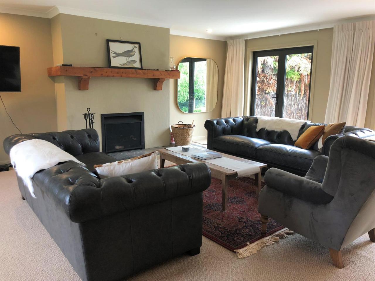 Kinloch Lakeview Lodge - Taupo Экстерьер фото