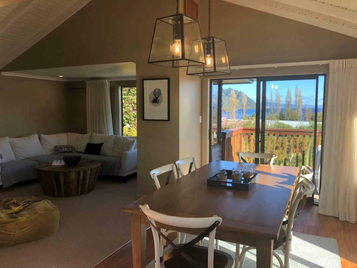 Kinloch Lakeview Lodge - Taupo Экстерьер фото